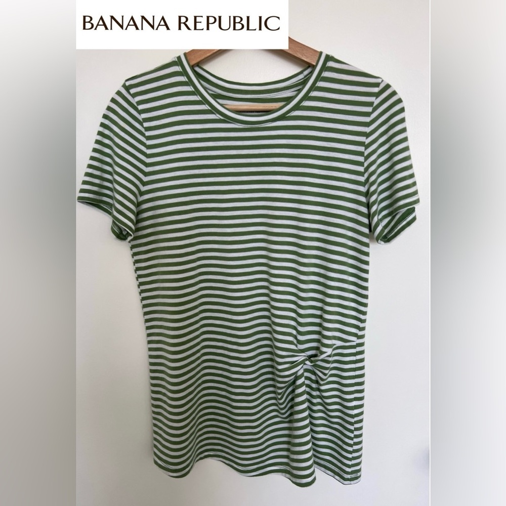 BANANA REPUBLIC Striped Crew-Neck T-Shirt | Color: White/Green | Size: S